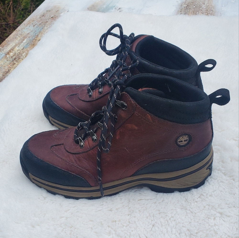 Boys Timberlane Shoes Size 2